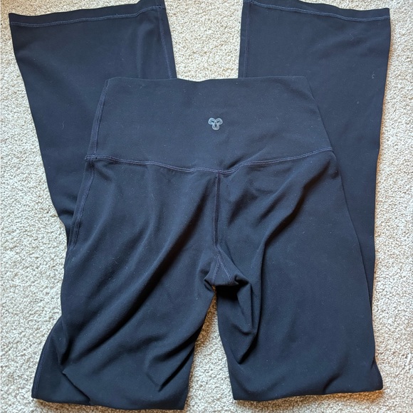 TNA Action Butter Flare Leggings